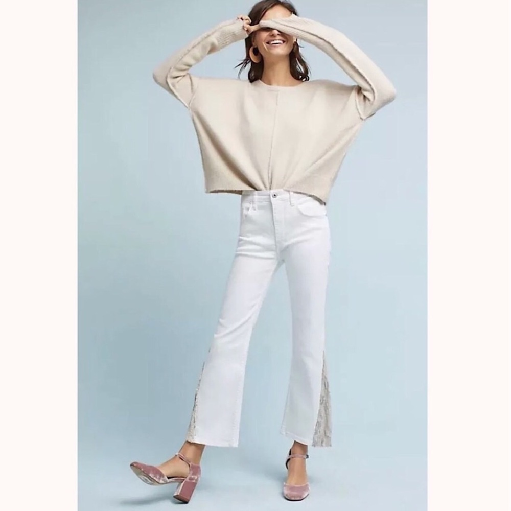 White flared high rise jean ✌🏻